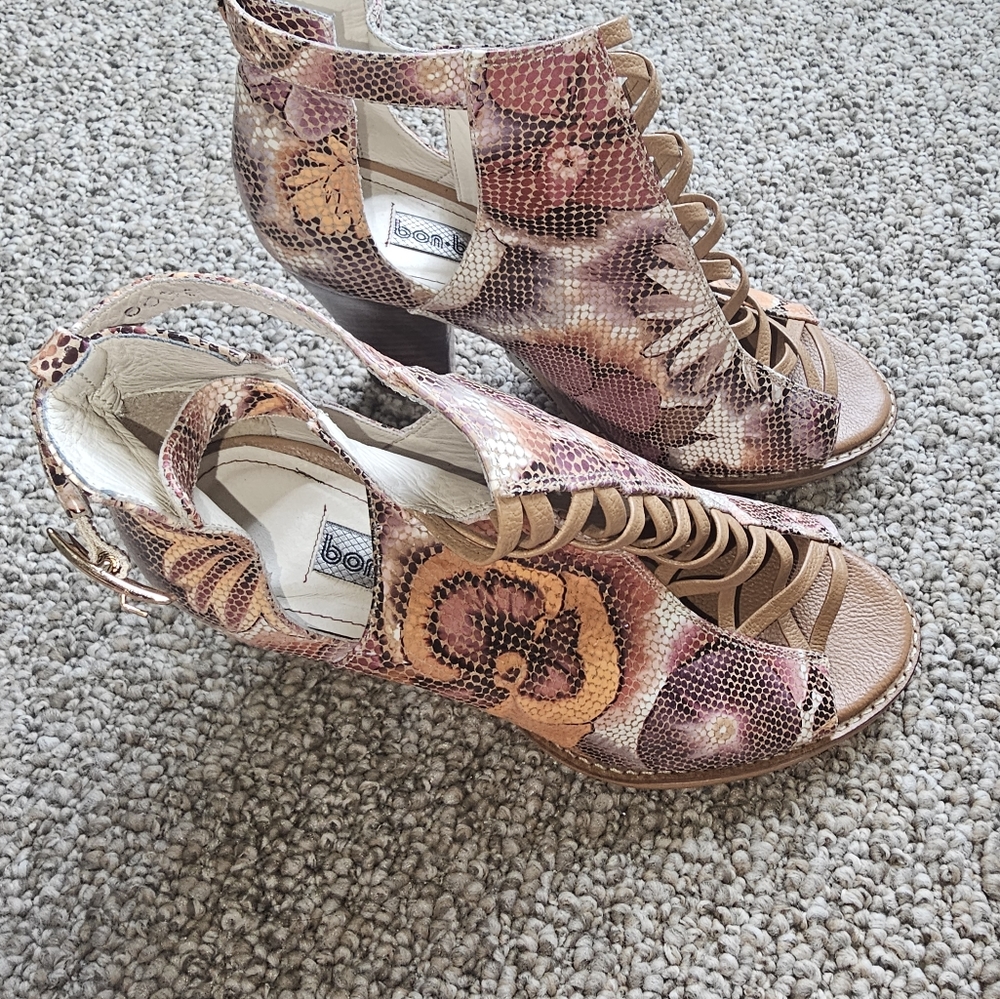 Bon-bonite Women’s Shoes, size 7, brown-multicolor